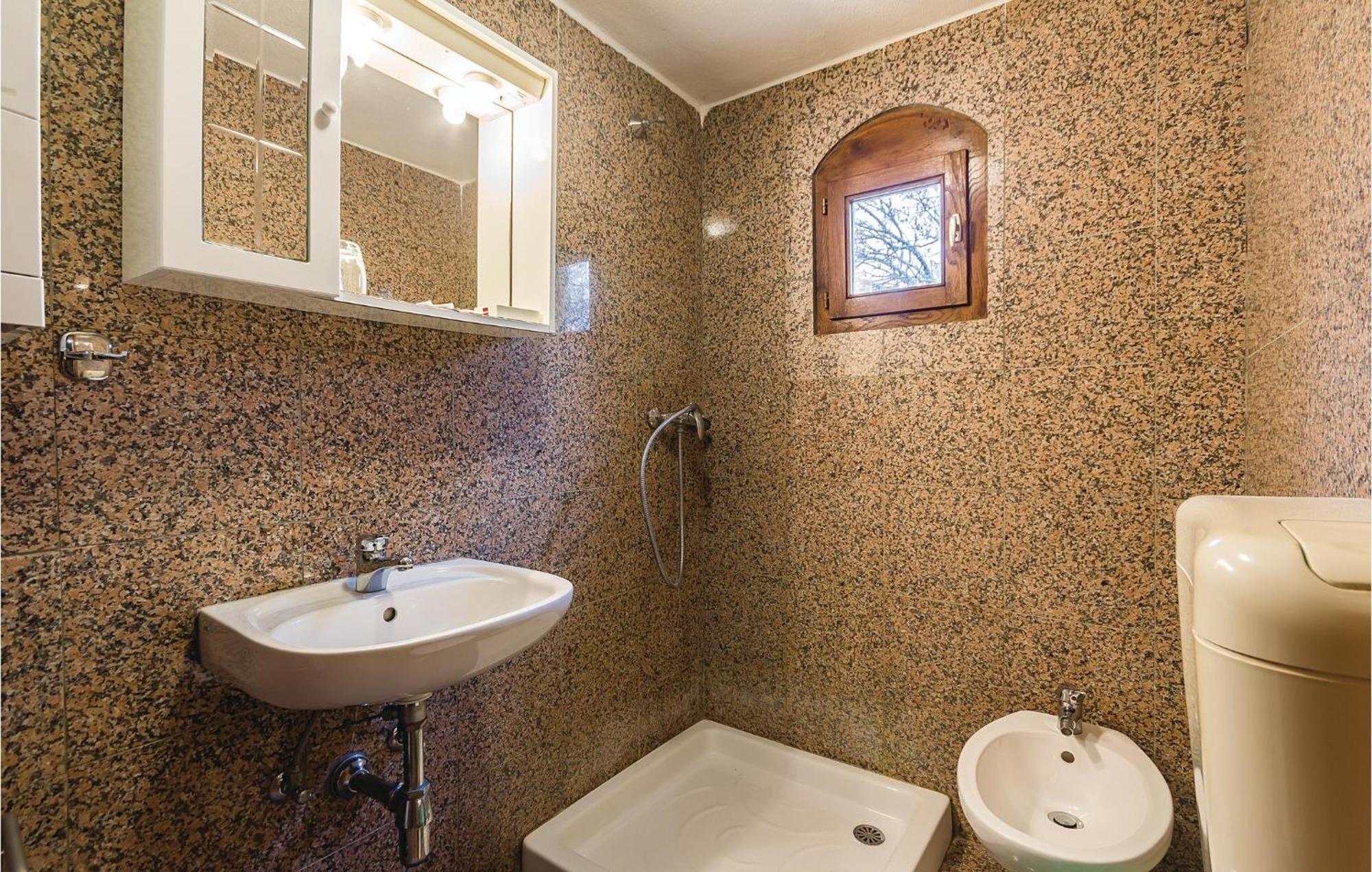 Nice Home In Bale With House A Panoramic View المظهر الخارجي الصورة